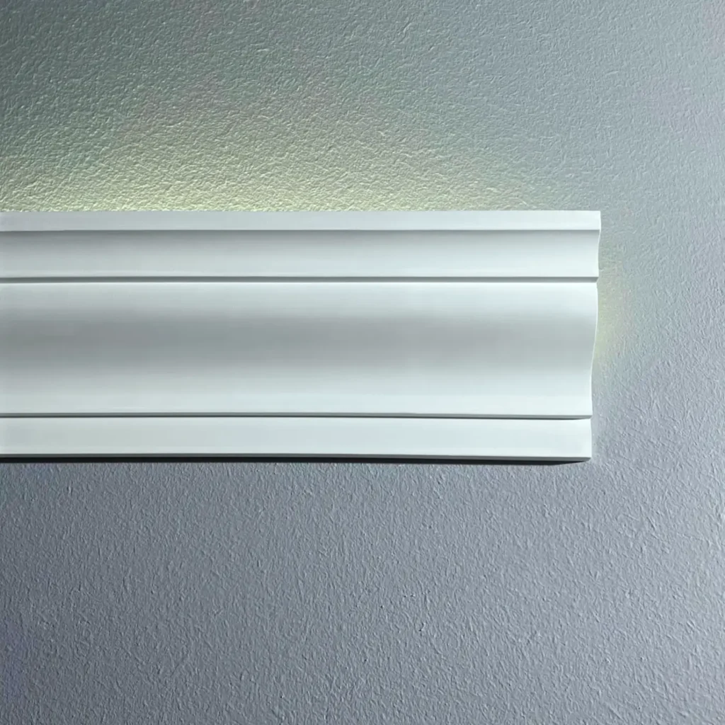 Stuckleiste C 106 für die Decke als dezente Lösung für indirekte Beleuchtung.