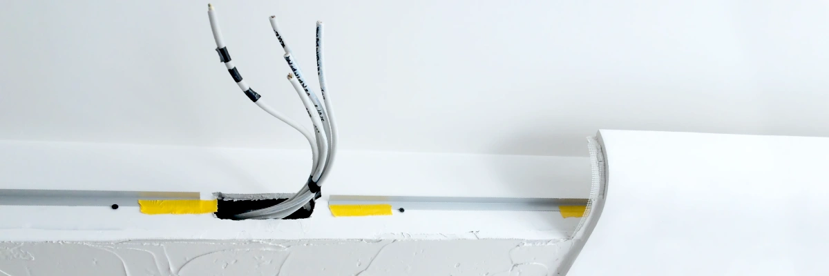 Stromkabel, Trafos und Treiber mit Stuck abdecken und verblenden